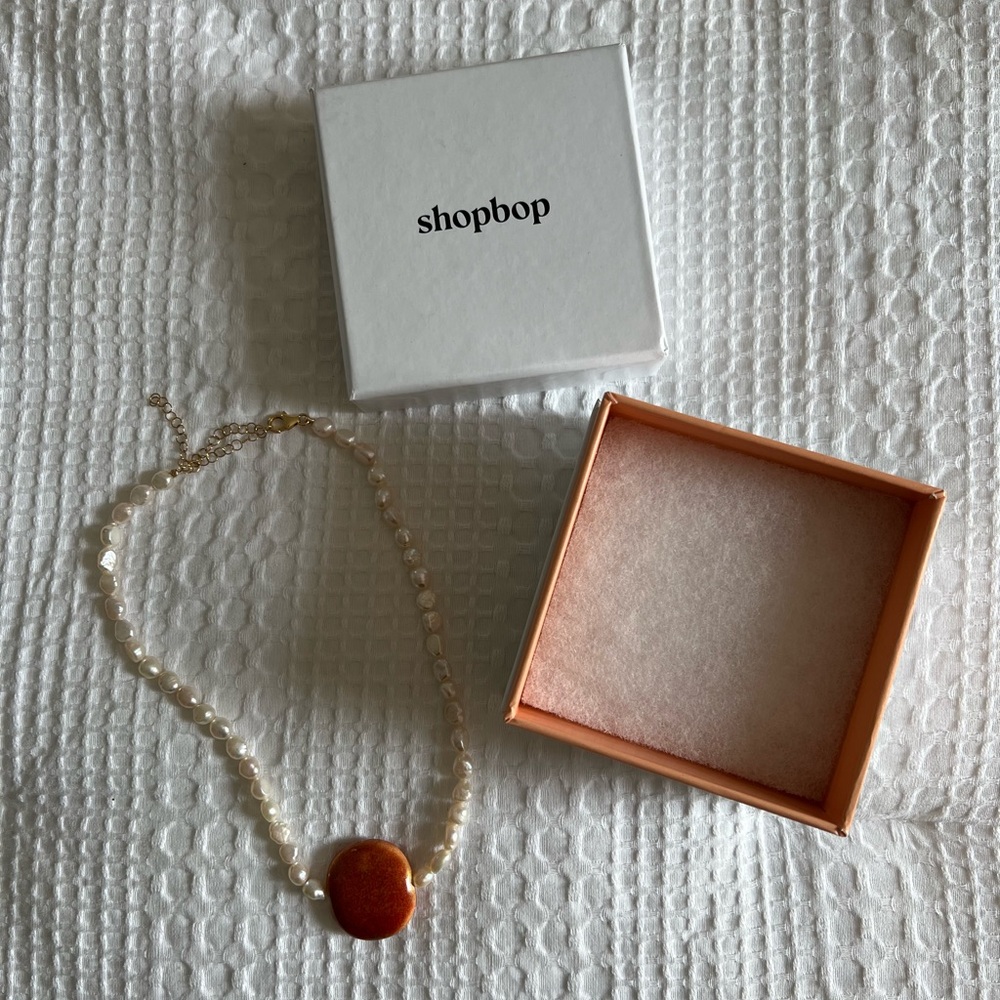 New in box Galley Los Angeles Cynthia necklace